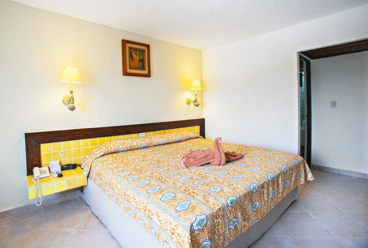Casa del Mar Cozumel Hotel & Dive Resort with Beach Club access