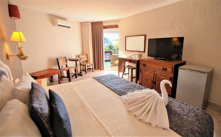 Casa del Mar Cozumel Hotel & Dive Resort with Beach Club access