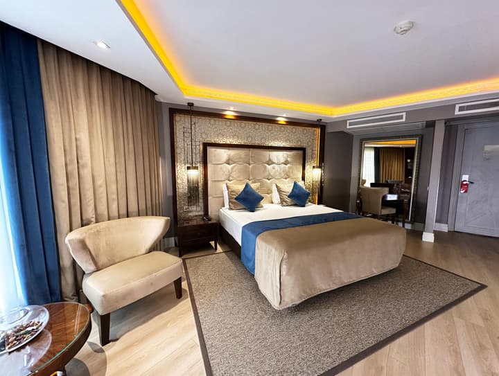 AHC Old City Hotel