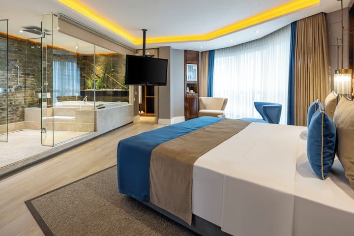 AHC Old City Hotel