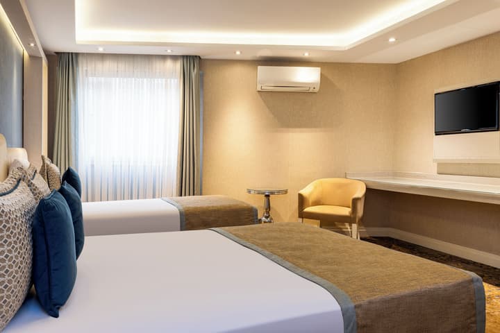 AHC Old City Hotel