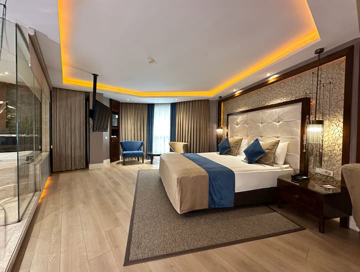 AHC Old City Hotel