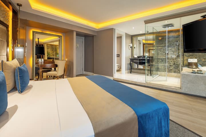 AHC Old City Hotel