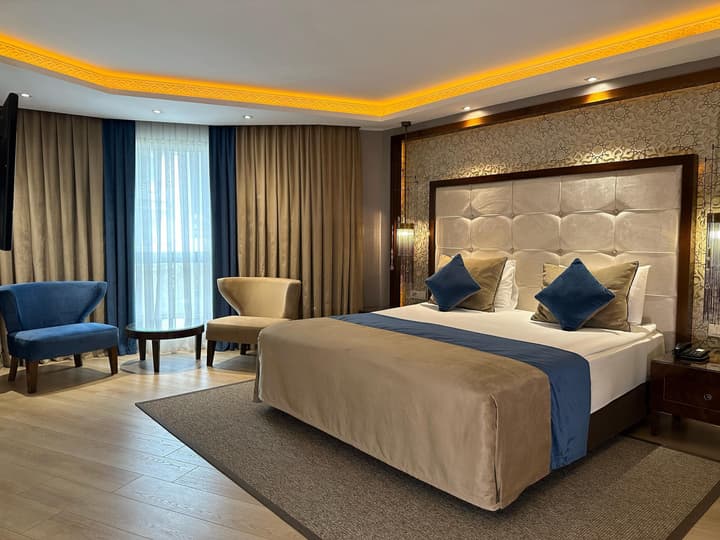 AHC Old City Hotel