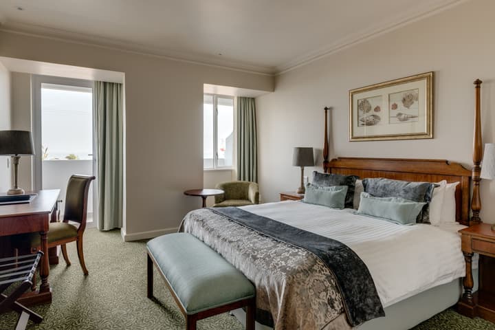 The Edward Hotel