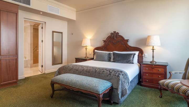 The Edward Hotel