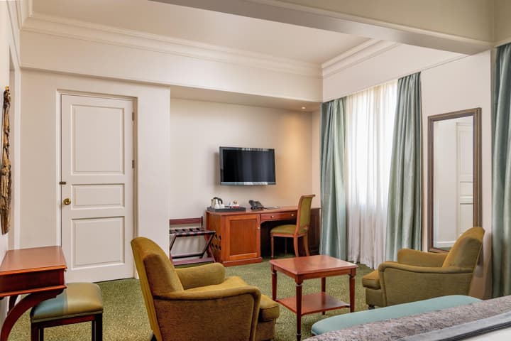 The Edward Hotel