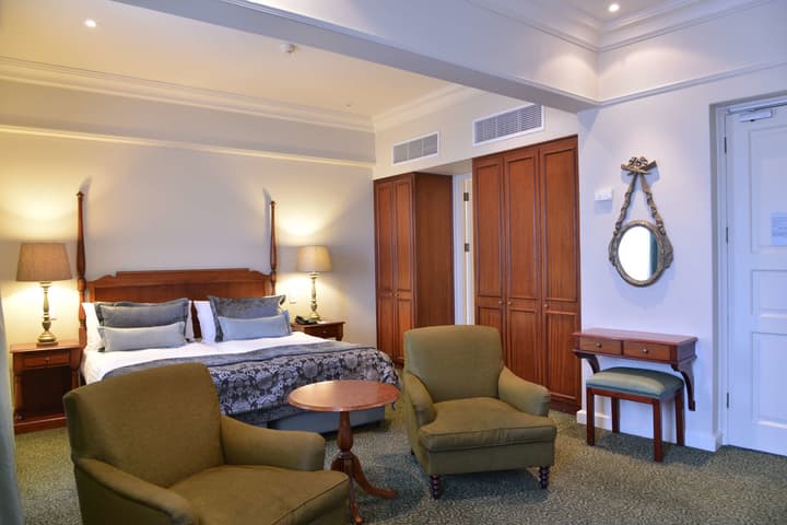 The Edward Hotel