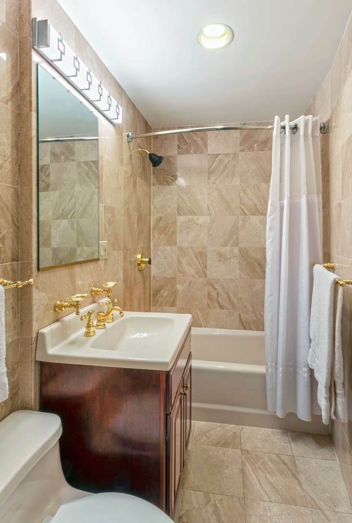 Robert Treat Hotel