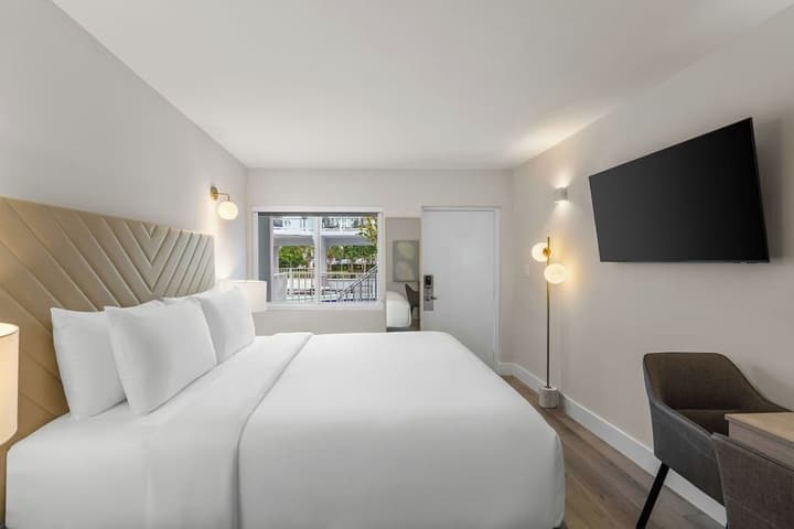 The Garden Hotel & Resort