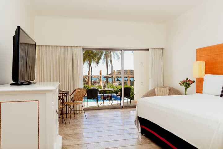 Camino Real Zaashila Huatulco