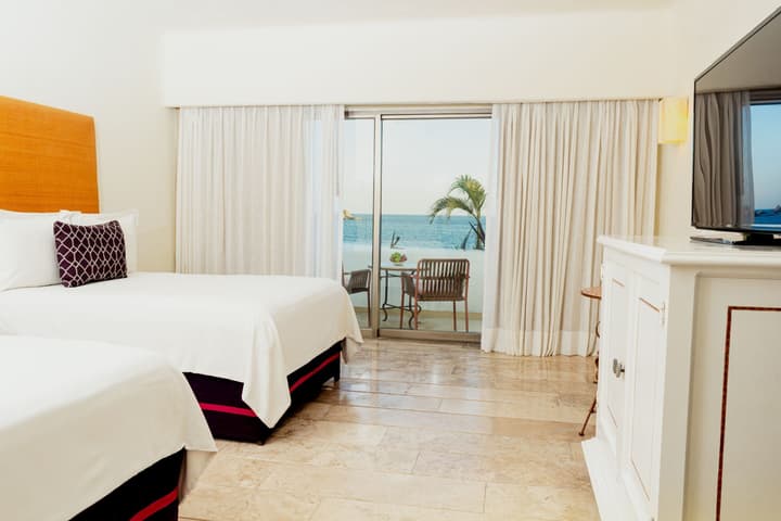 Camino Real Zaashila Huatulco