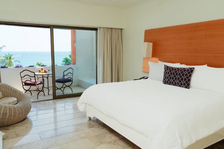 Camino Real Zaashila Huatulco