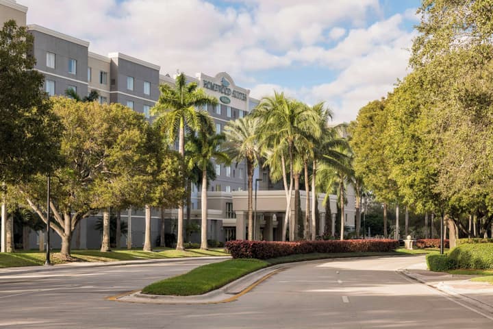 Homewood Suites by Hilton Miami-Airport/Blue Lagoon