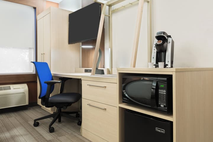 Holiday Inn Express & Suites Nearest Universal Orlando by IHG