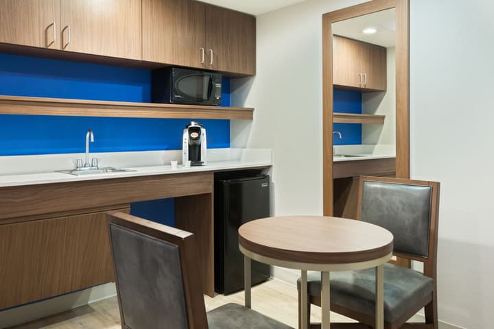 Holiday Inn Express & Suites Nearest Universal Orlando by IHG