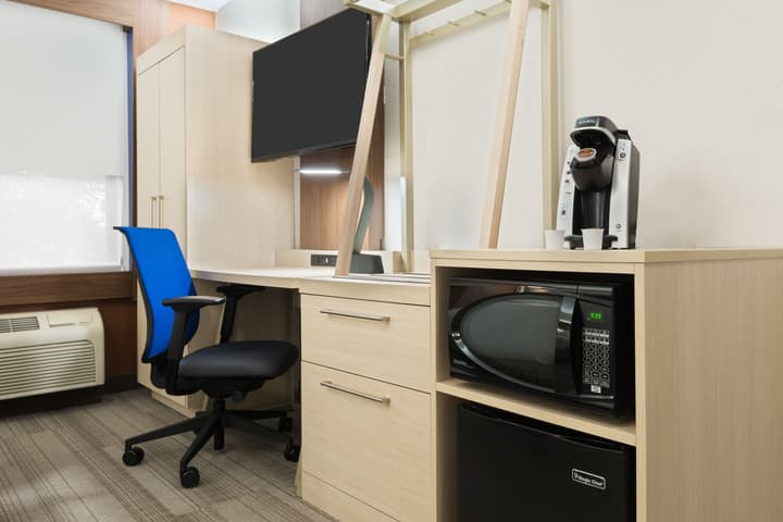 Holiday Inn Express & Suites Nearest Universal Orlando by IHG