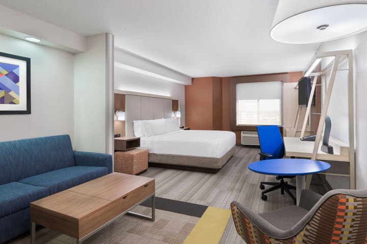 Holiday Inn Express & Suites Nearest Universal Orlando by IHG