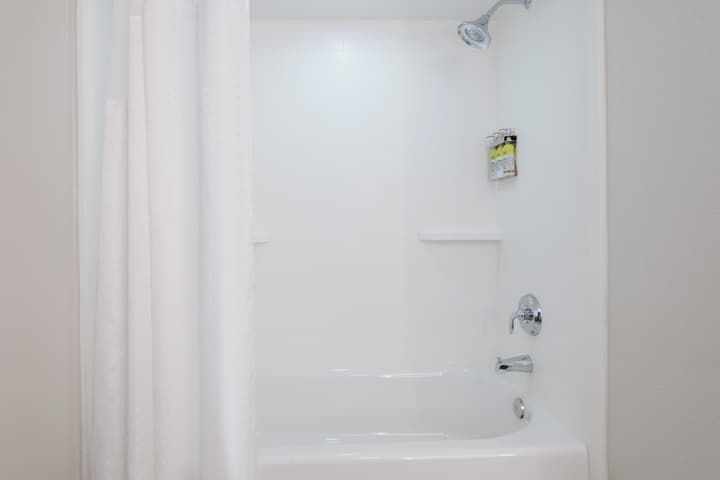Holiday Inn Express & Suites Nearest Universal Orlando by IHG