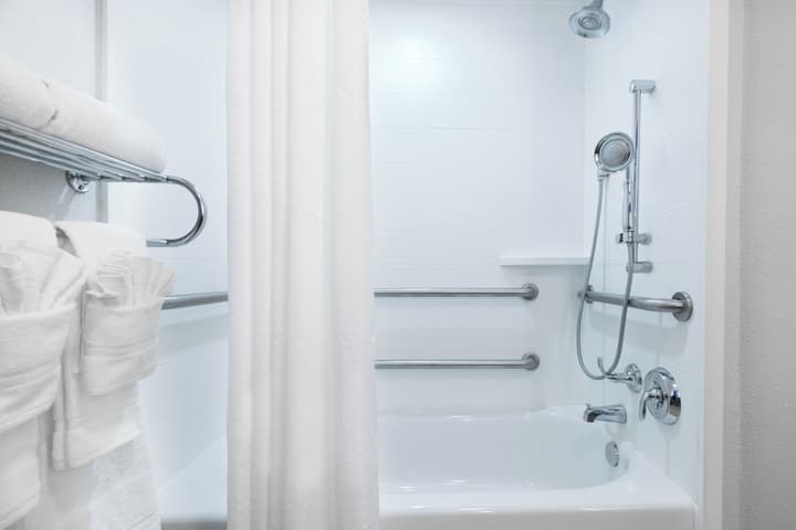 Holiday Inn Express & Suites Nearest Universal Orlando by IHG