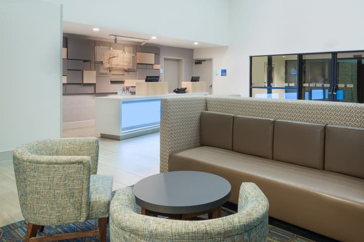 Holiday Inn Express & Suites Nearest Universal Orlando by IHG