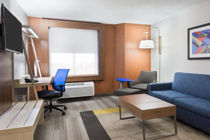 Holiday Inn Express & Suites Nearest Universal Orlando by IHG