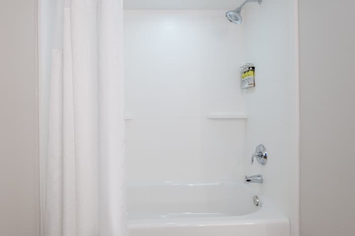 Holiday Inn Express & Suites Nearest Universal Orlando by IHG