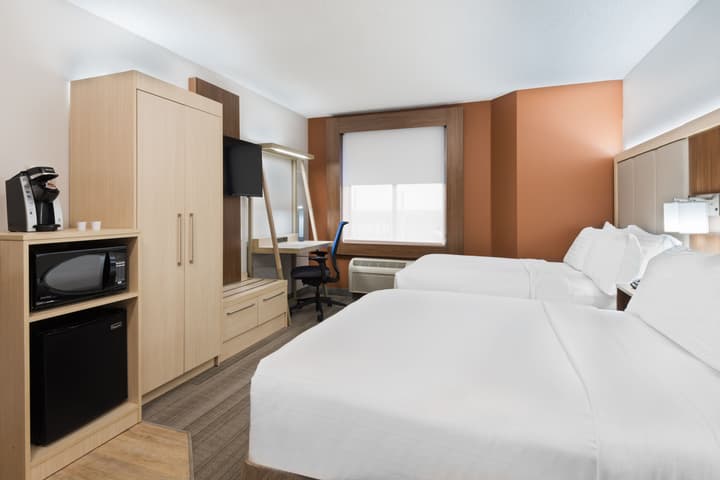 Holiday Inn Express & Suites Nearest Universal Orlando by IHG