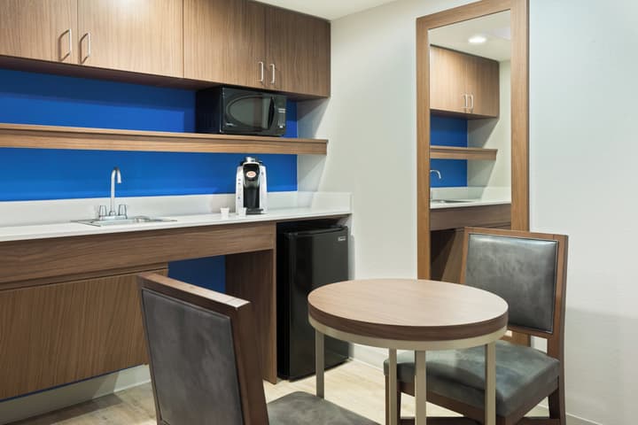 Holiday Inn Express & Suites Nearest Universal Orlando by IHG