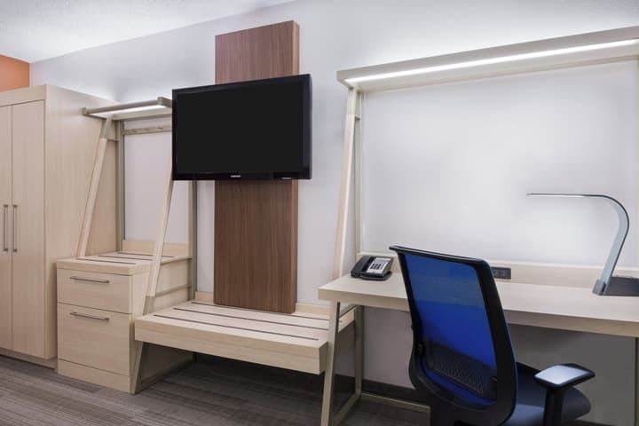 Holiday Inn Express & Suites Nearest Universal Orlando by IHG