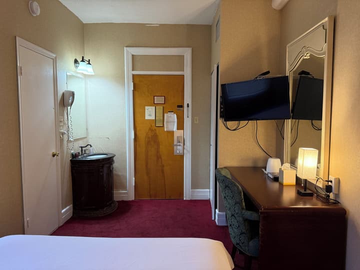 Windsor Inn Hotel