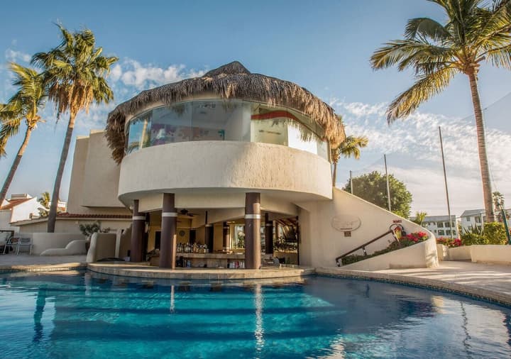 Park Royal Homestay Los Cabos