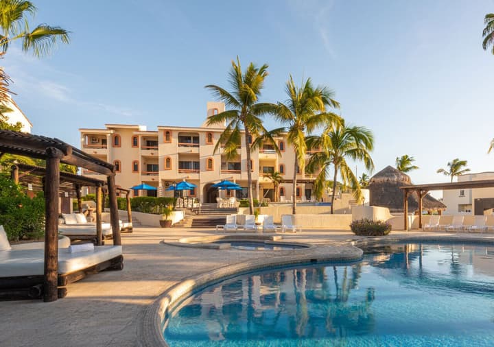 Park Royal Homestay Los Cabos