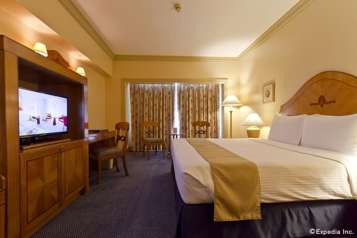 Waterfront Cebu City Hotel & Casino