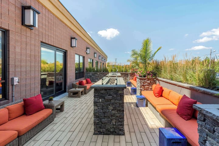 Comfort Inn & Suites Logan International Airport