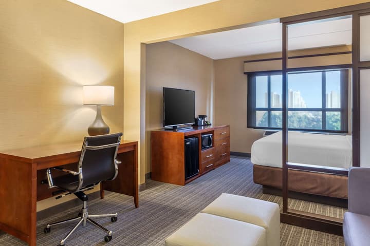 Comfort Inn & Suites Logan International Airport