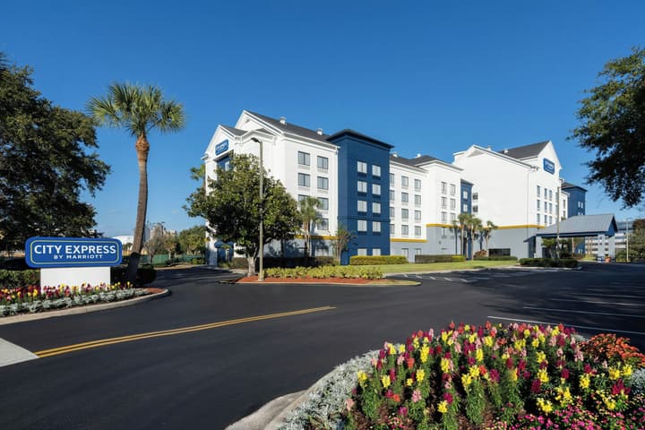 City Express by Marriott Orlando International Drive