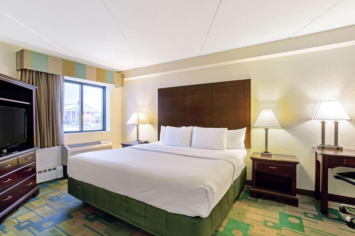 La Quinta Inn & Suites by Wyndham Boston Somerville
