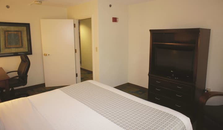 La Quinta Inn & Suites by Wyndham Boston Somerville