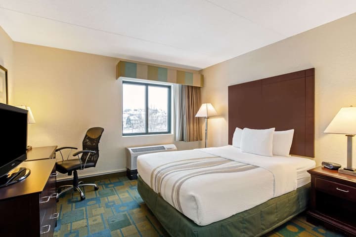 La Quinta Inn & Suites by Wyndham Boston Somerville