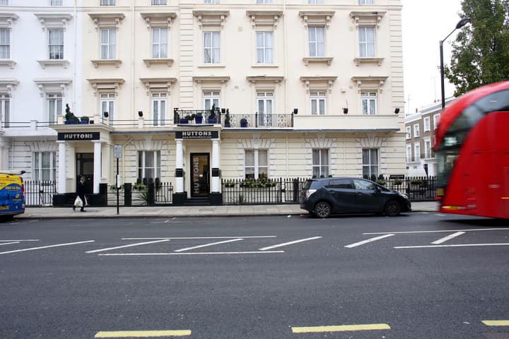 Huttons Hotel, Victoria London