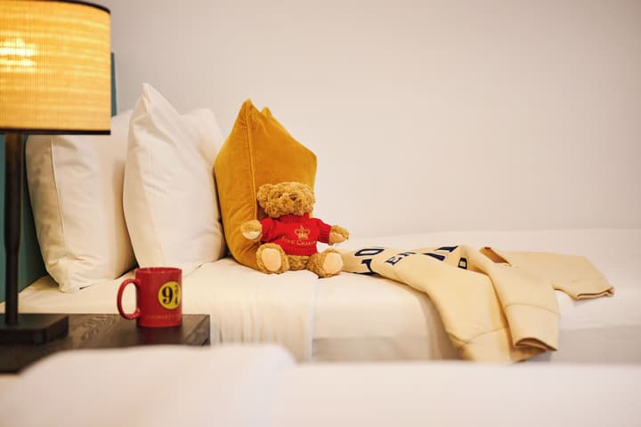 Huttons Hotel, Victoria London