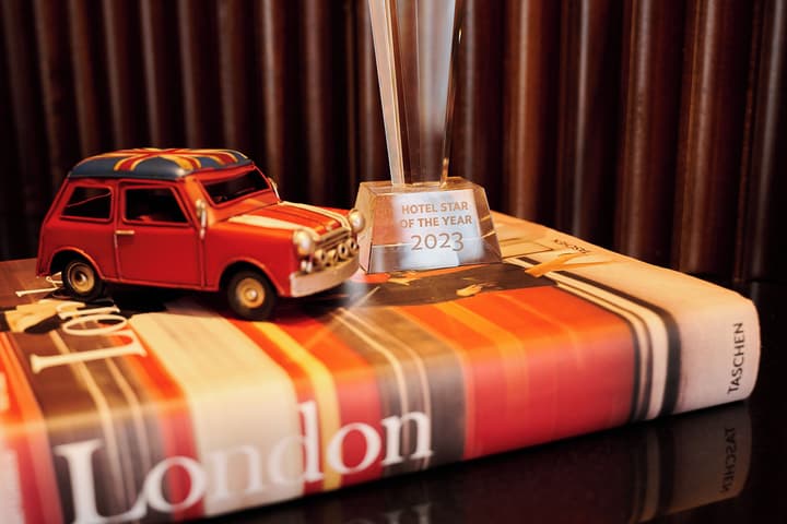 Huttons Hotel, Victoria London
