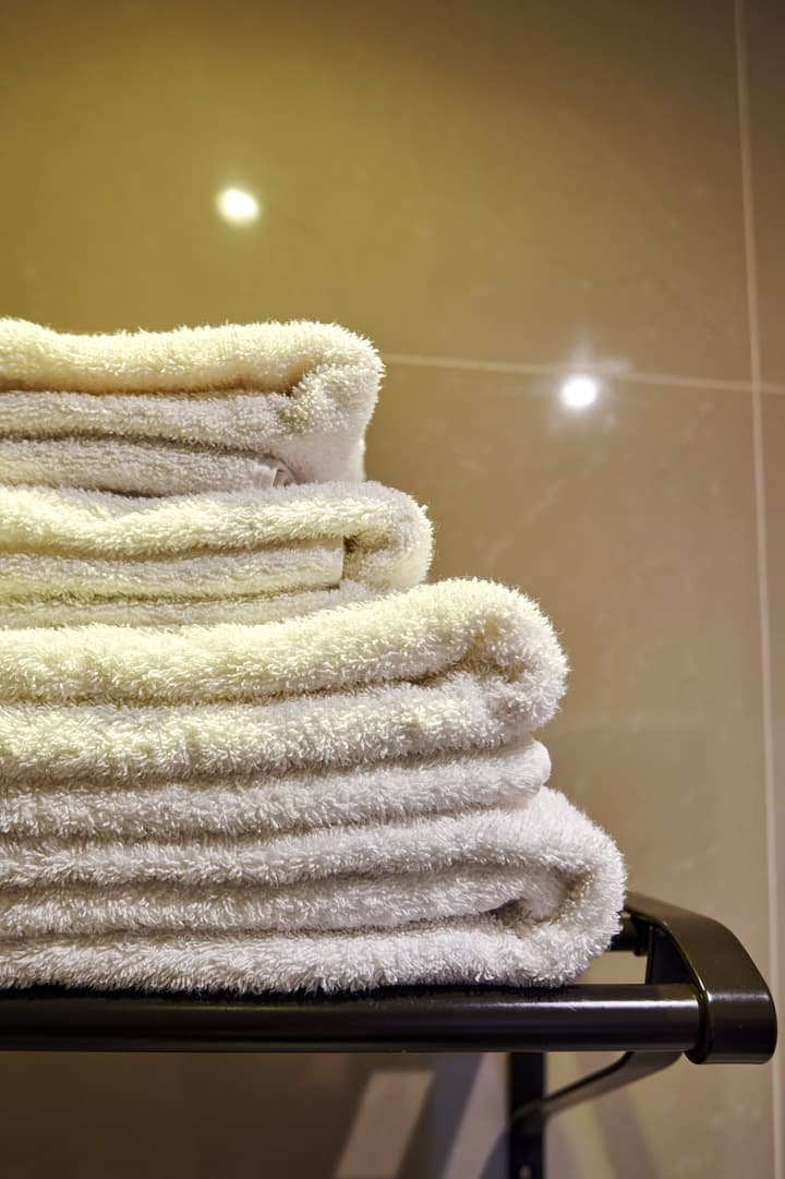 Huttons Hotel, Victoria London