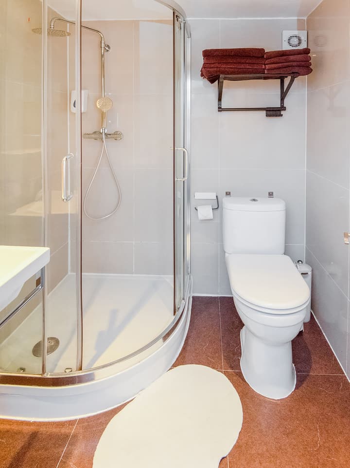 Huttons Hotel, Victoria London