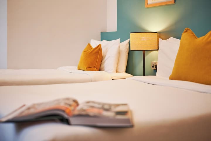 Huttons Hotel, Victoria London