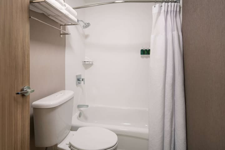 Sonesta Select Seattle Renton Suites