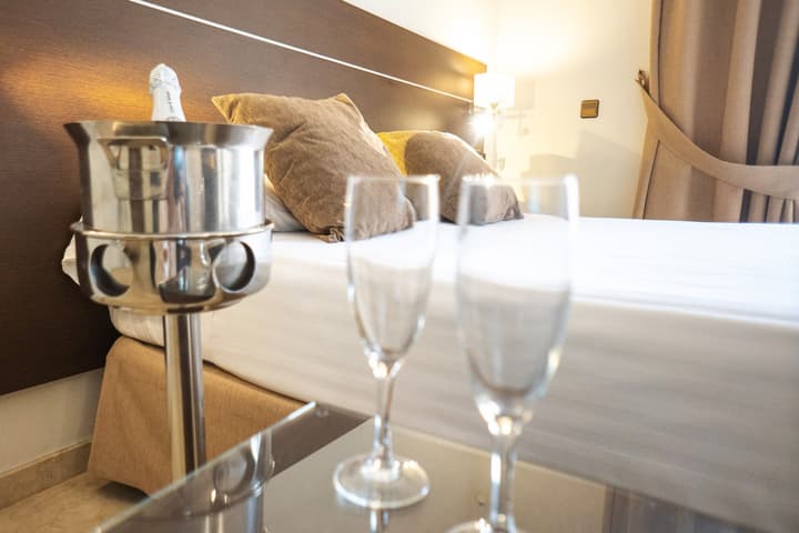 Hotel Mainake