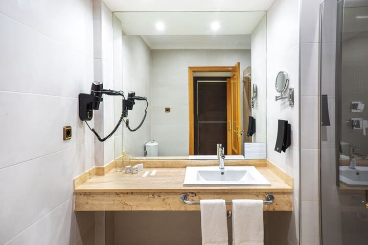 Hotel Mainake