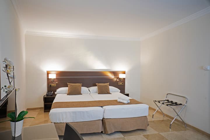 Hotel Mainake